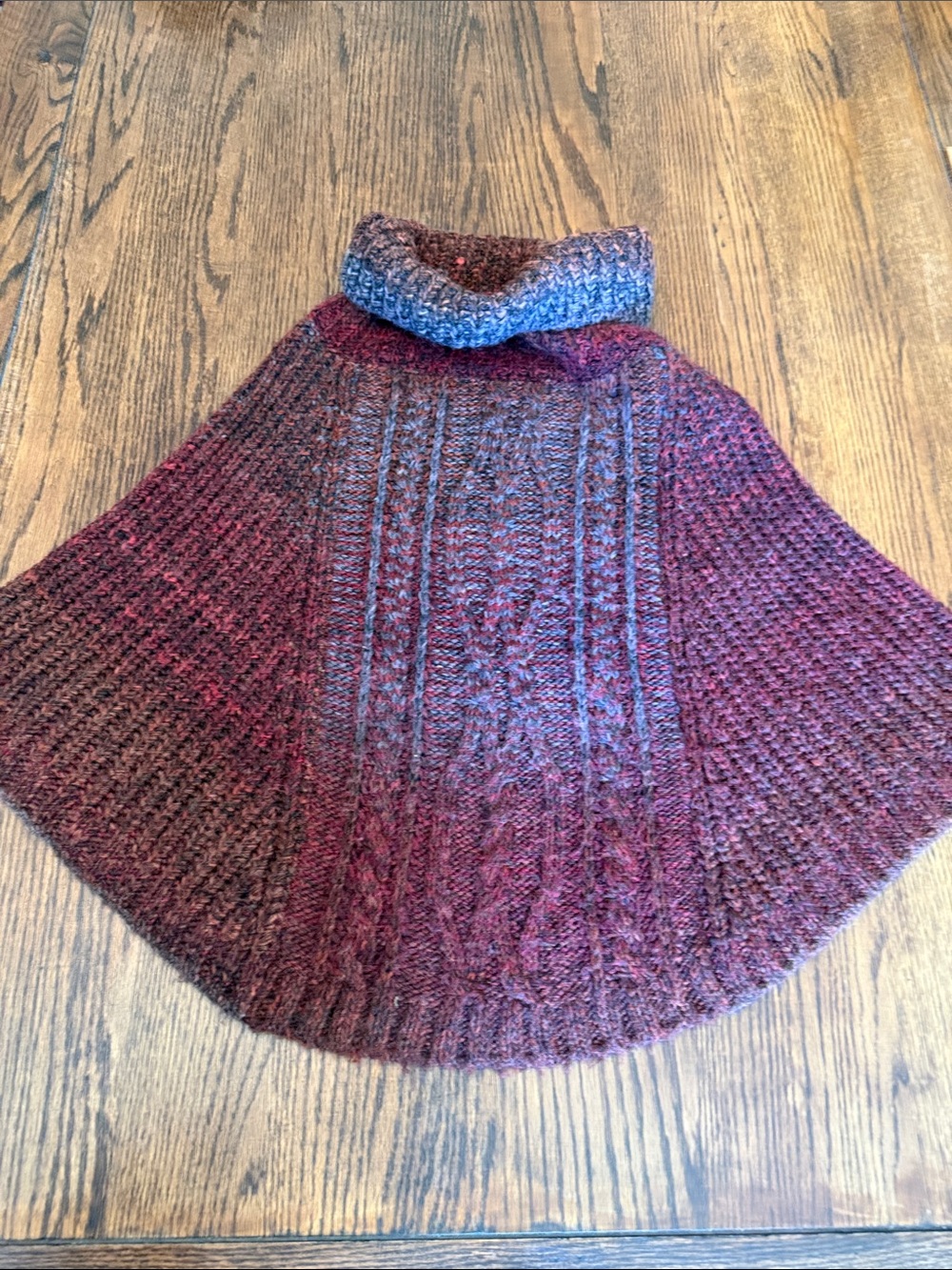 70% Wool Cable Knit Poncho Turtleneck Italian Marled M Made in Italy